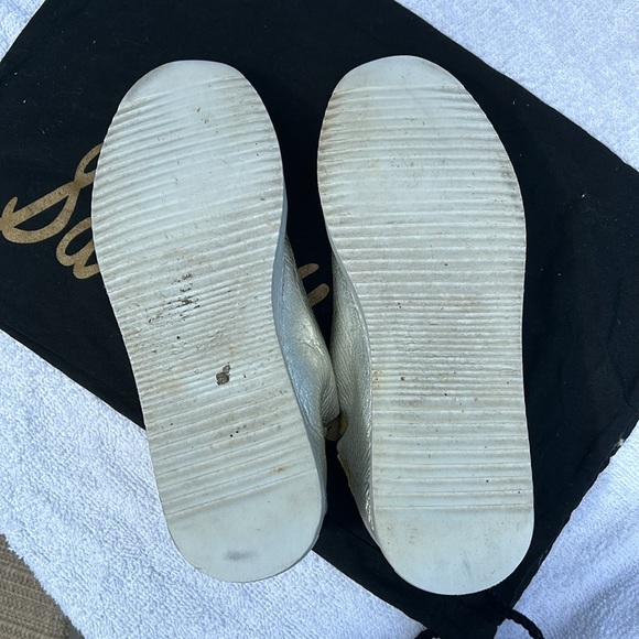 SAM EDELMAN POPPY LACE-UP SNEAKER SILVER - Picture 5 of 5